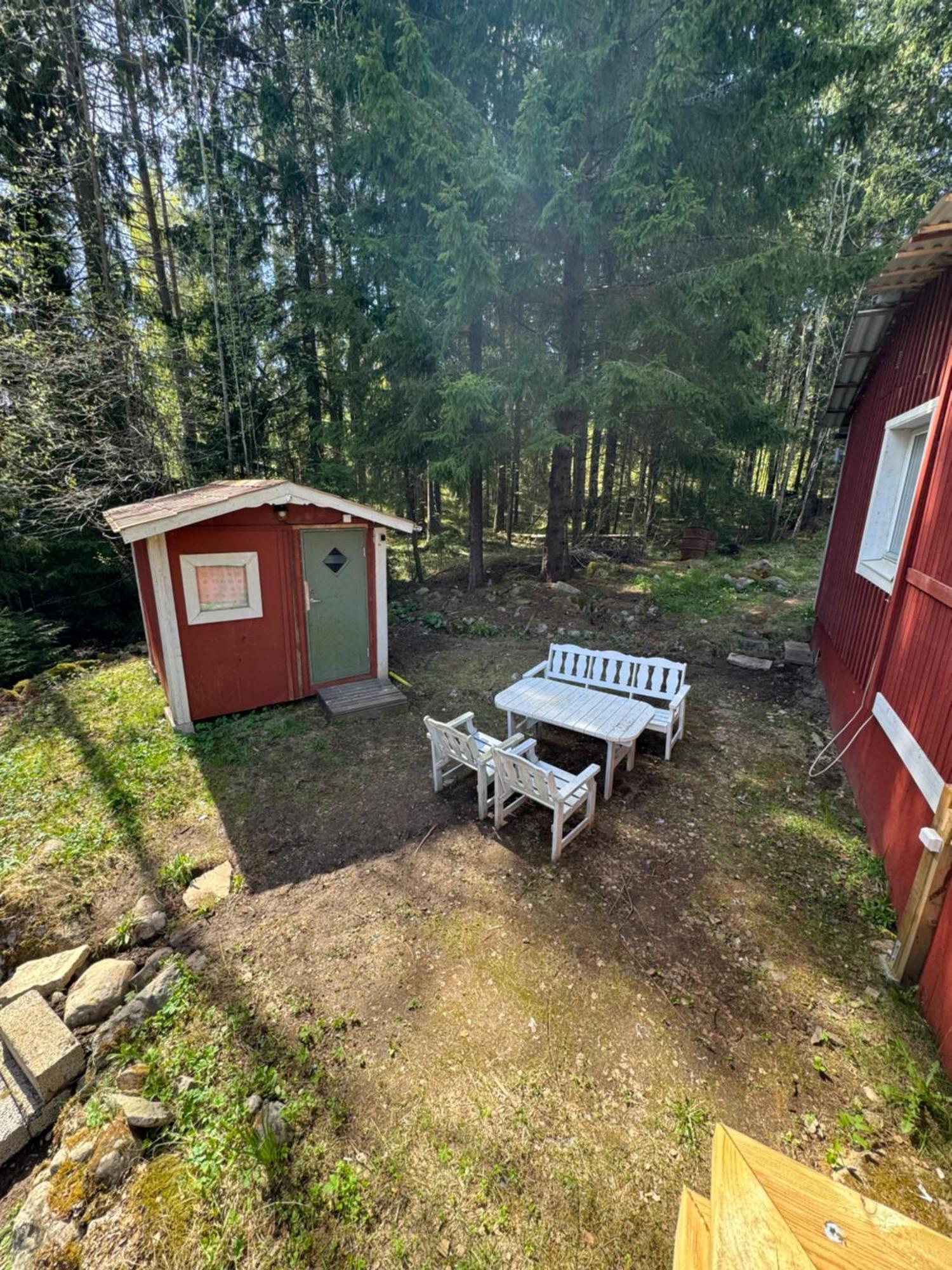 Mysig Stuga I Naevesta Orebro Bagian luar foto